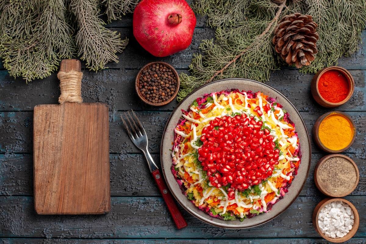 Вкусные закуски с селедкой для новогоднего стола