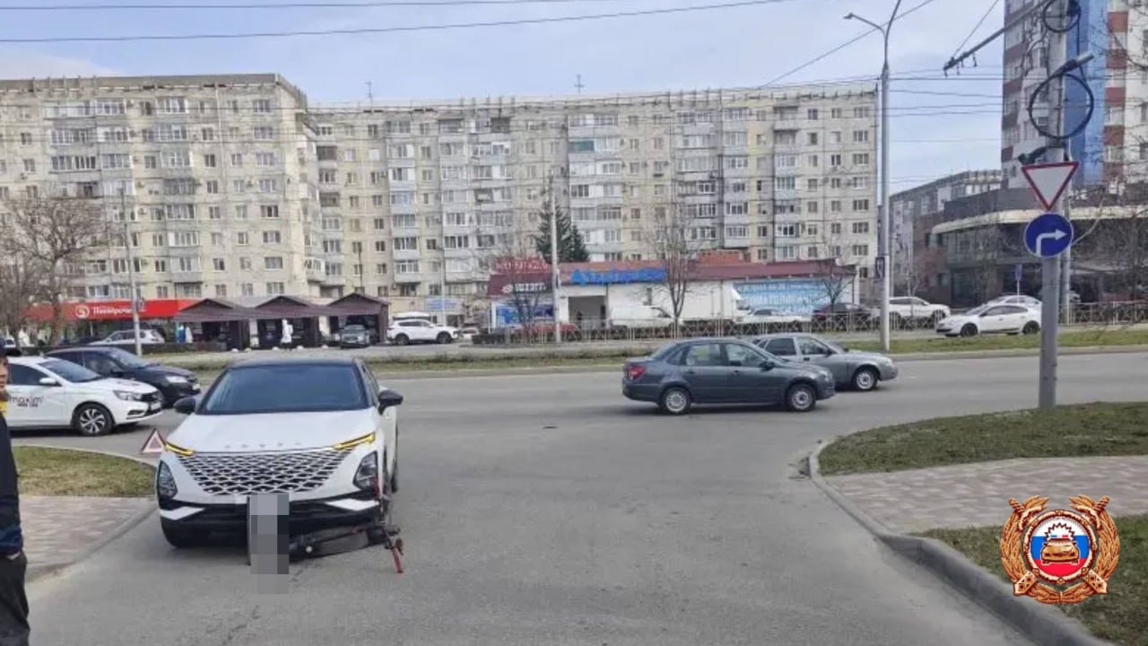 В Ставрополе 10-летний ребенок на самокате попал под колеса авто