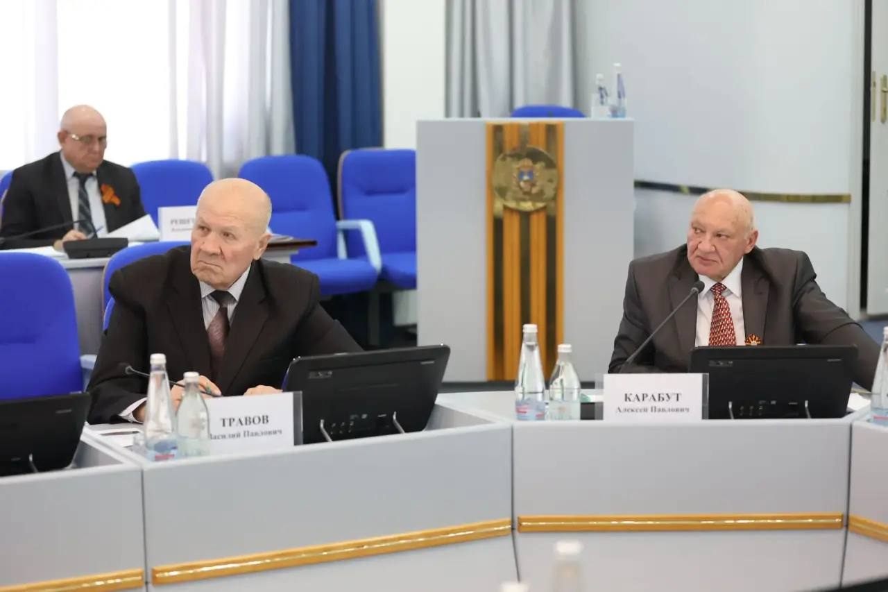 В краевой Думе отметили необходимость введения школьных оценок за поведение В краевой Думе отметили необходимость введения школьных оценок за поведение