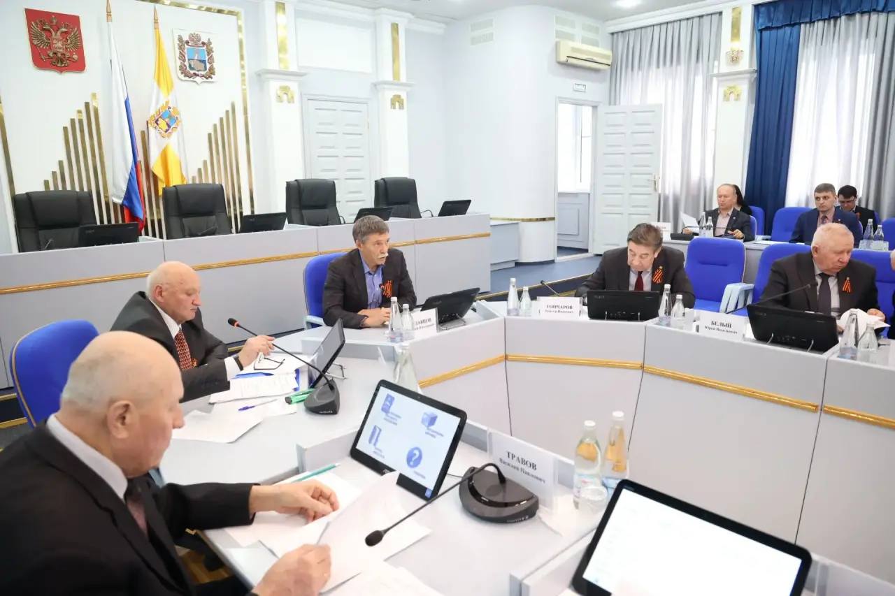 В краевой Думе отметили необходимость введения школьных оценок за поведение В краевой Думе отметили необходимость введения школьных оценок за поведение