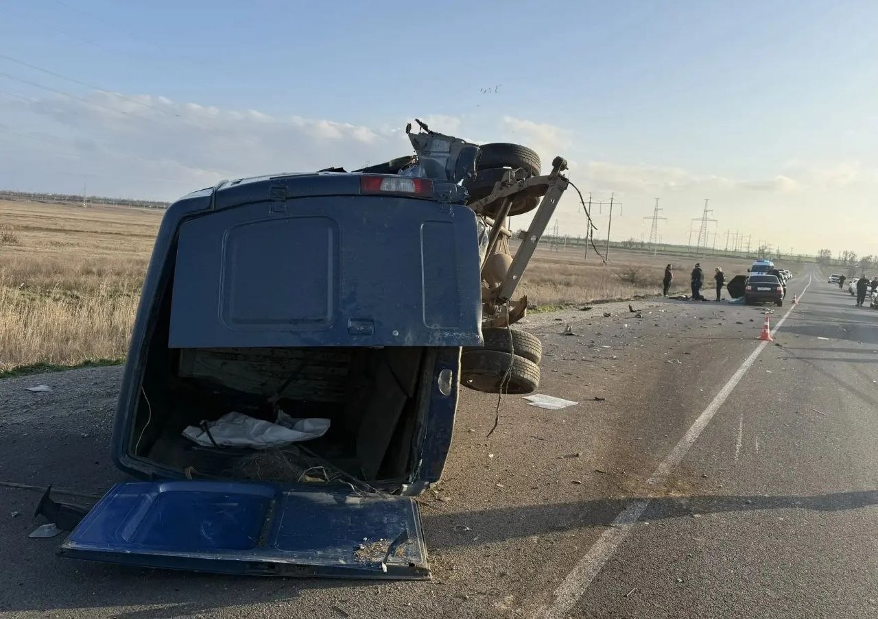 1 человек погиб, ещё один пострадал в аварии в Будённовском округе