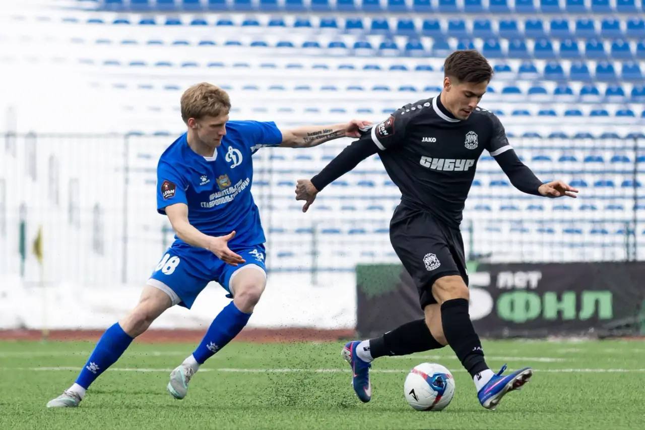 Первый гол «Динамо». В четвертом туре первенства России в «серебряной» группе дивизиона «А» второй лиги ставропольские динамовцы в Сибири мерились силами с представителями «Тюмени» Первый гол «Динамо». В четвертом туре первенства России в «серебряной» группе дивизиона «А» второй лиги ставропольские динамовцы в Сибири мерились силами с представителями «Тюмени»