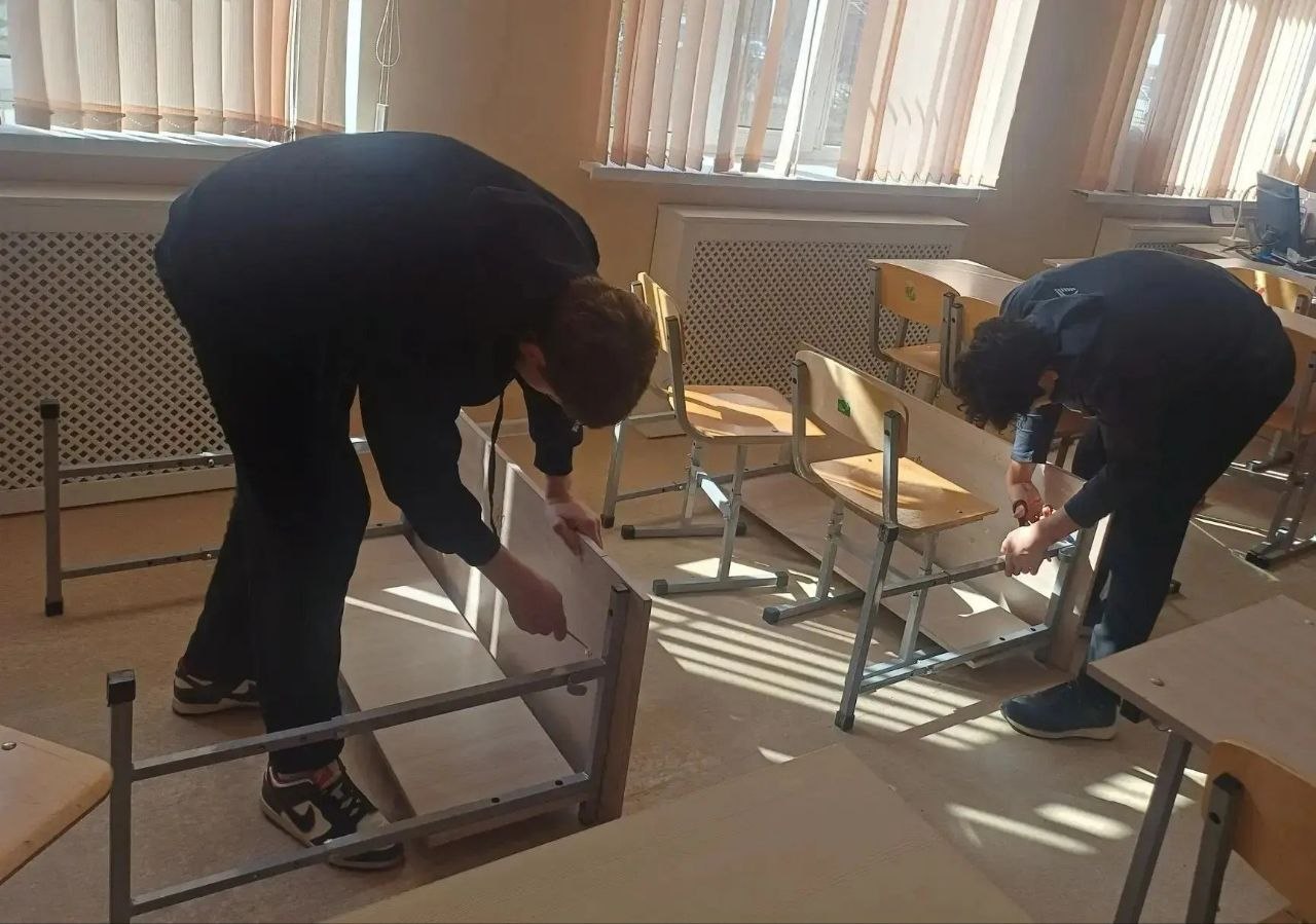 Свои первые деньги школьники Ставрополя могут заработать в ремонтных бригадах Свои первые деньги школьники Ставрополя могут заработать в ремонтных бригадах