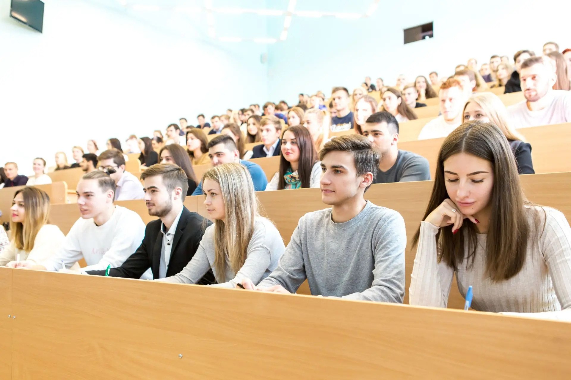 В Ставрополе около 400 студентам из многодетных семей компенсировали половину стоимости обучения в 2025 году — прием заявлений на выплату продолжается