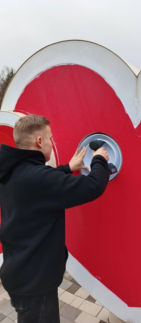 Подросток, испортивший арт-объект в Железноводске, восстановил его вместе с родителями Подросток, испортивший арт-объект в Железноводске, восстановил его вместе с родителями