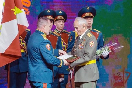 ������� ���������: ������� � ���������� ������ �����������, ����������� 215-����� ����������� ����� ������������ � 10-����� ����������� ����� ������������ ������� ���������� ���������