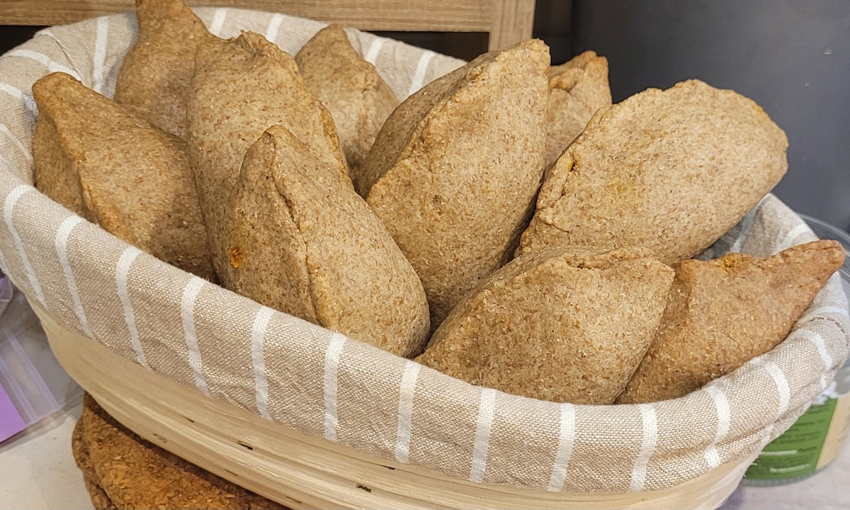 Вкусные веганские пирожки с морковью и луковой начинкой