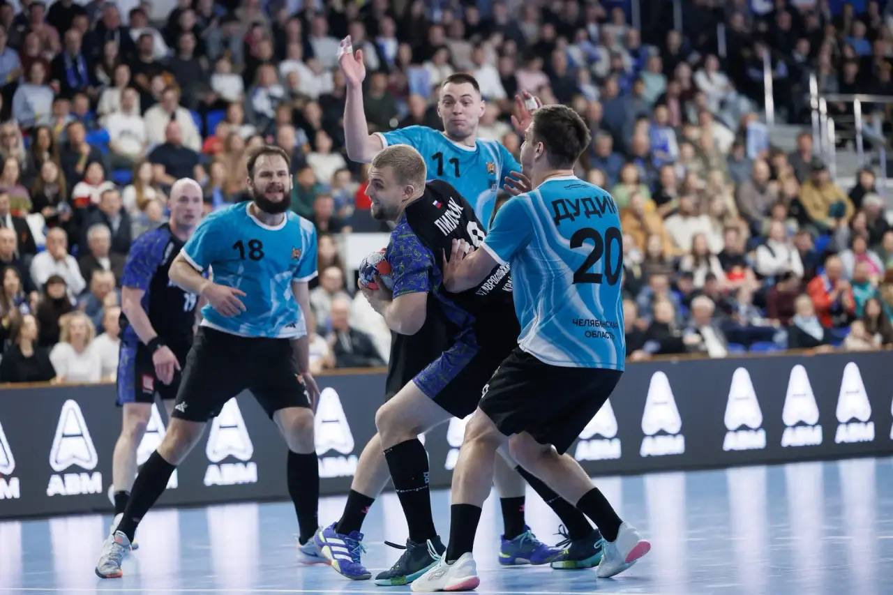 Битва со Снежинском. В очередном матче чемпионата России в мужской суперлиге гандболисты «Виктора» в Ставрополе принимали представителей клуба «Динамо-Сунгуль» из Снежинска Битва со Снежинском. В очередном матче чемпионата России в мужской суперлиге гандболисты «Виктора» в Ставрополе принимали представителей клуба «Динамо-Сунгуль» из Снежинска