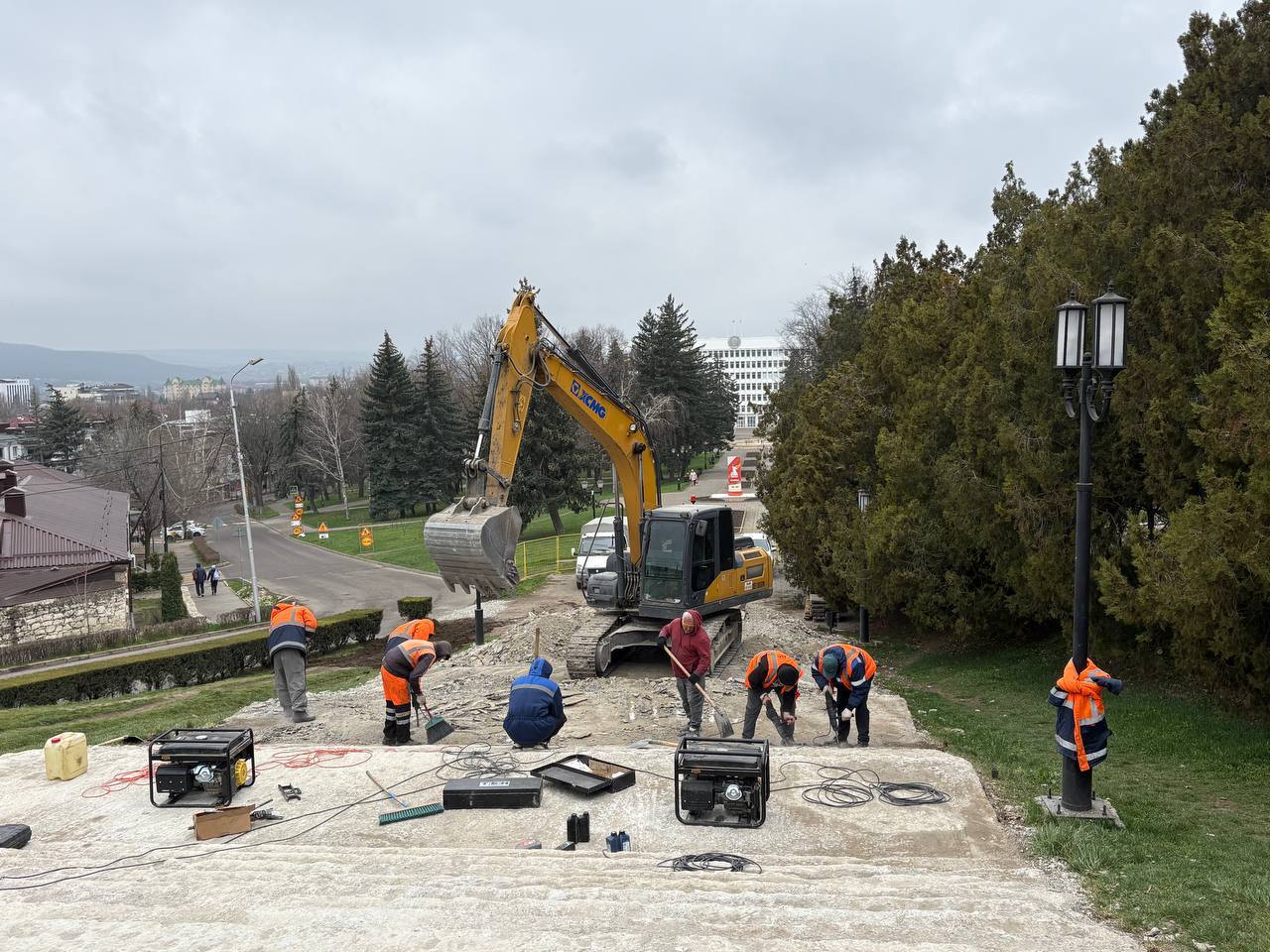 Дмитрий Ворошилов: В рамках национального проекта «Инфраструктура для жизни» идут работы по капитальному ремонту улиц Октябрьской, Козлова и Пастухова Дмитрий Ворошилов: В рамках национального проекта «Инфраструктура для жизни» идут работы по капитальному ремонту улиц Октябрьской, Козлова и Пастухова