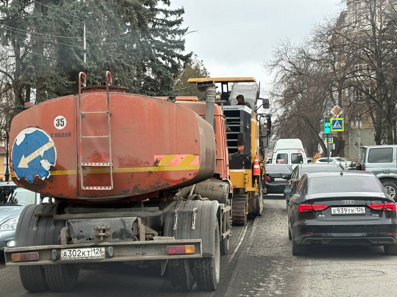 Дмитрий Ворошилов: В рамках национального проекта «Инфраструктура для жизни» идут работы по капитальному ремонту улиц Октябрьской, Козлова и Пастухова