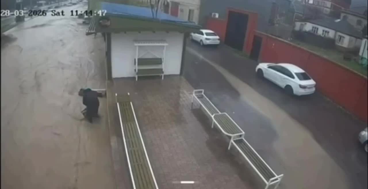 Мужчина в Дагестане спас ребенка из потопа