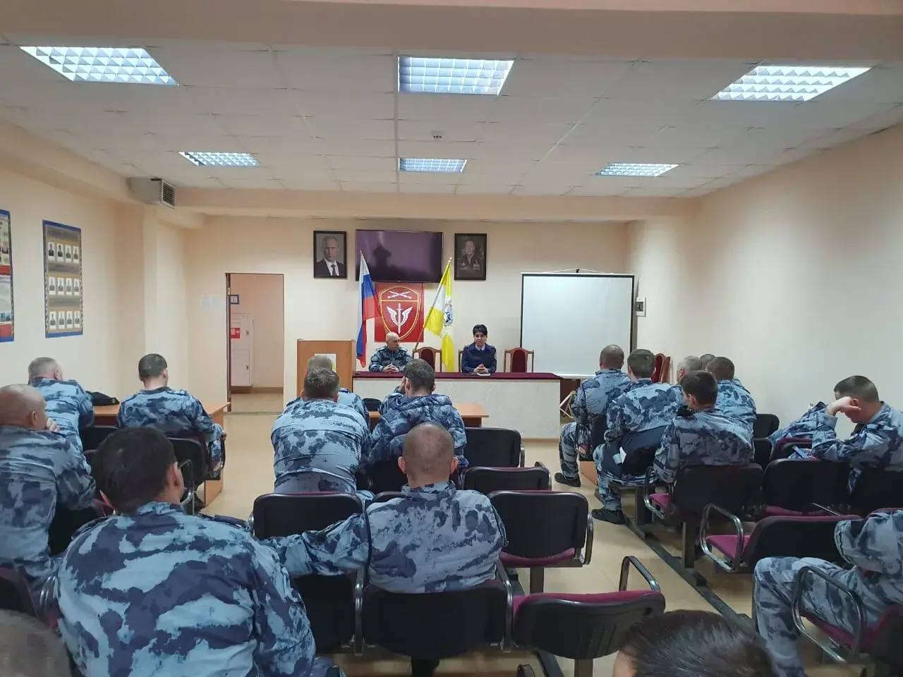 В Изобильном и в Пятигорске следователи СК России провели рабочие встречи с сотрудниками территориальных подразделений Росгвардии