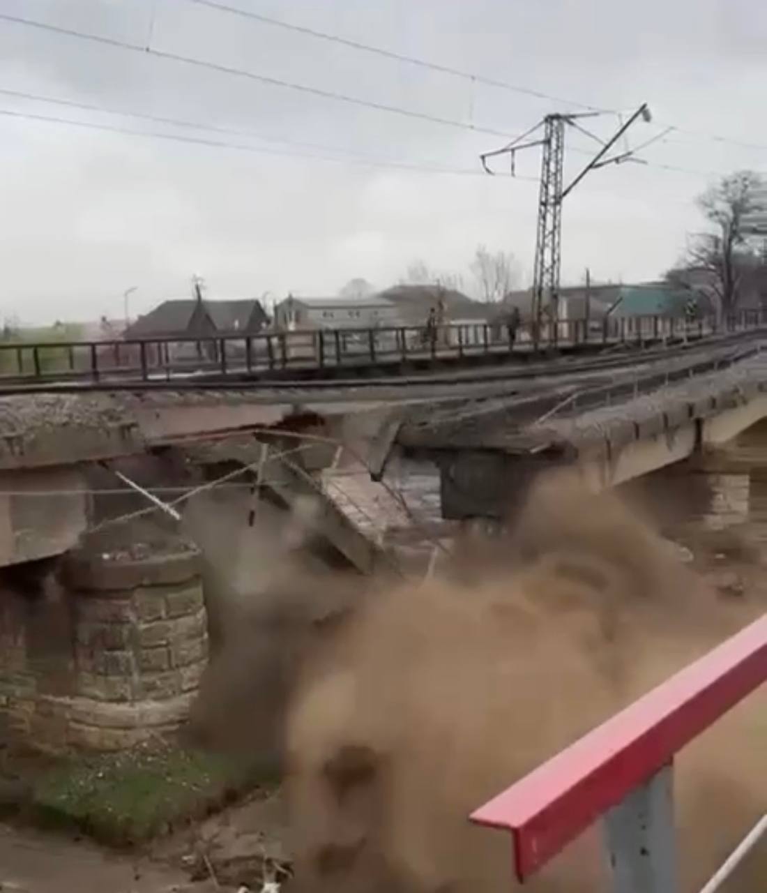 Сильнейшее наводнение накрыло Дагестан Сильнейшее наводнение накрыло Дагестан