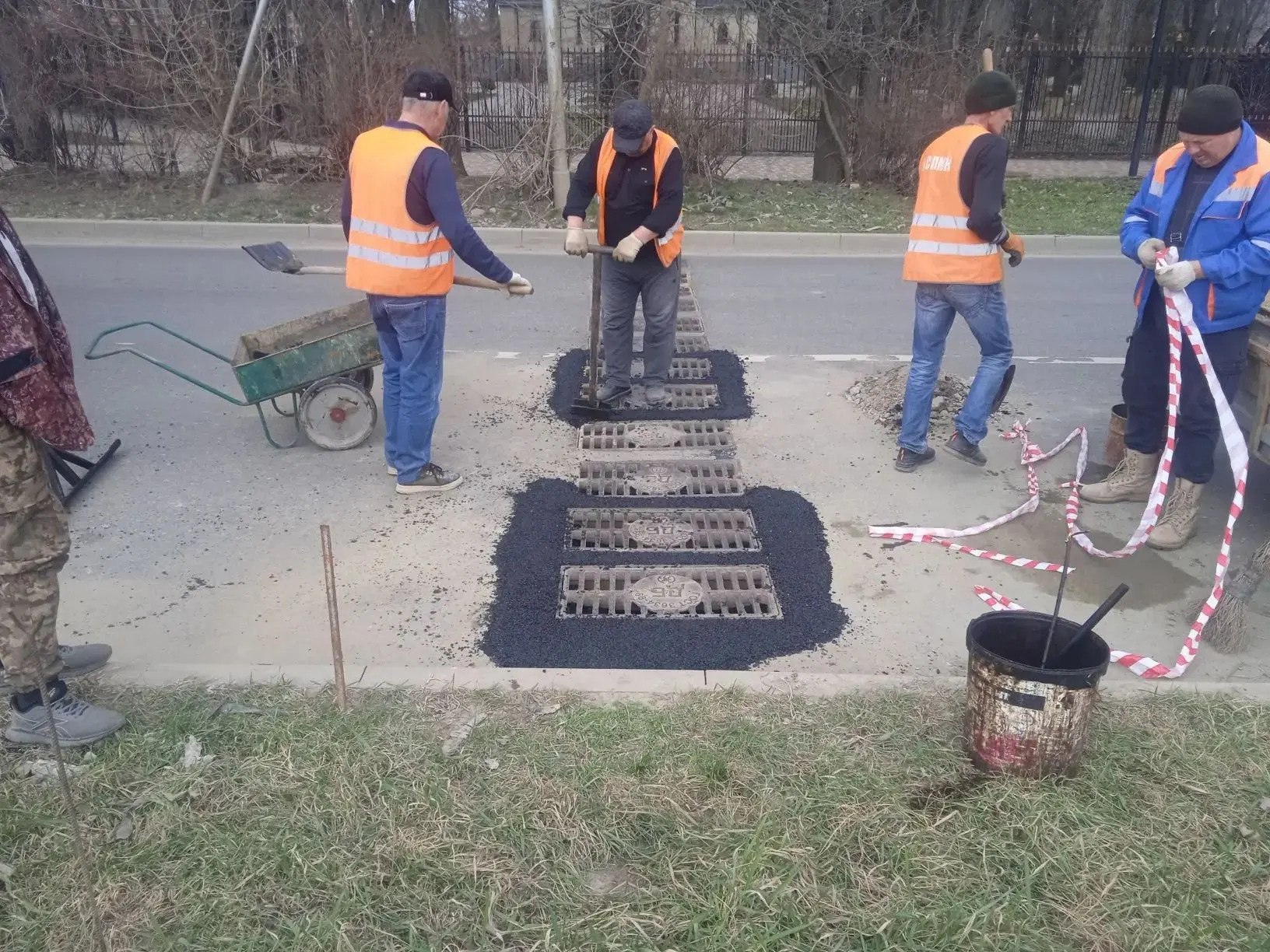 В Ставрополе прочищают ливневую канализацию В Ставрополе прочищают ливневую канализацию
