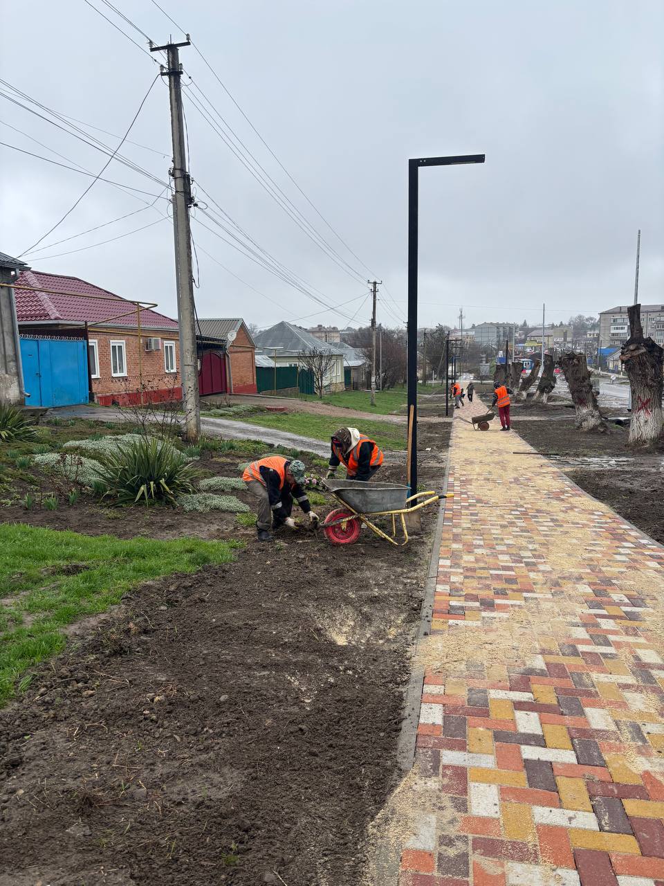 На кадрах — благоустройство пешеходной зоны по улице Войтика в селе Александровском На кадрах — благоустройство пешеходной зоны по улице Войтика в селе Александровском