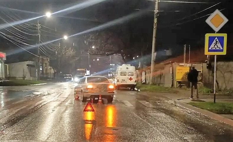 В Кисловодске в ДТП на пешеходном переходе травмирована женщина В Кисловодске в ДТП на пешеходном переходе травмирована женщина