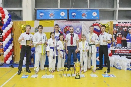 Дома стены помогли. В Минеральных Водах и Ставрополе состоялись чемпионат и первенство края по всестилевому каратэ в дисциплинах «полный контакт» и «ограниченный контакт», в двух видах программы – «поединки» и «Ката»