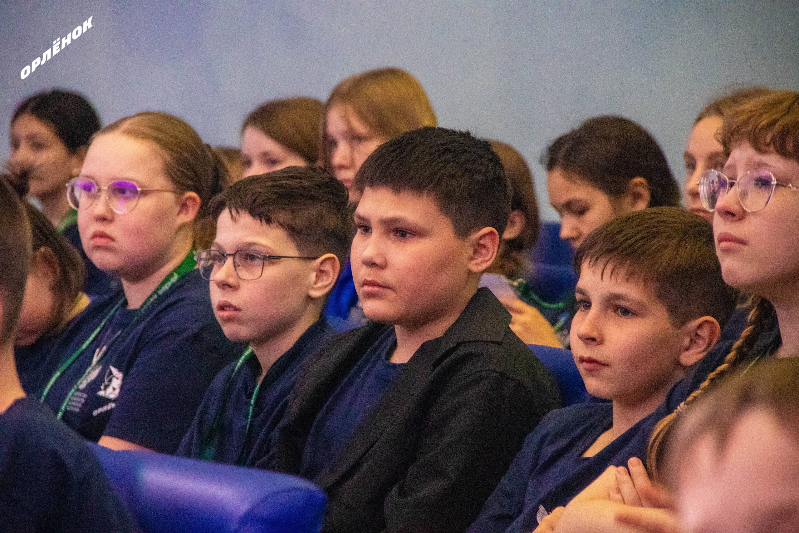 Урок мужества. Участники программы «Памяти героев верны!» встретились с ветераном спецназа, участником боевых действий на Донбассе и специальной военной операции, педагогом лицея № 20 г. Пятигорска и наставником юнармейцев... Урок мужества. Участники программы «Памяти героев верны!» встретились с ветераном спецназа, участником боевых действий на Донбассе и специальной военной операции, педагогом лицея № 20 г. Пятигорска и наставником юнармейцев...