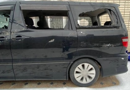 Супруги из Георгиевского округа вооружились топором и устроили расправу над автомобилем неприятеля