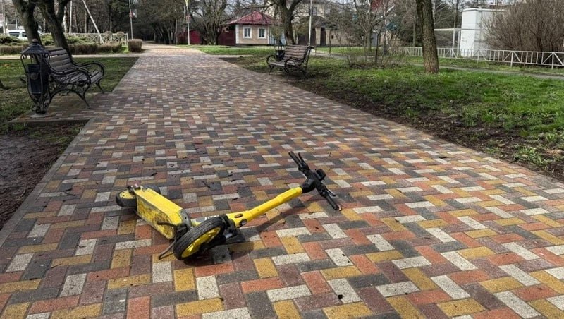 73-летняя ставропольчанка намерена взыскать больше 1 млн со сбившего её самокатчика