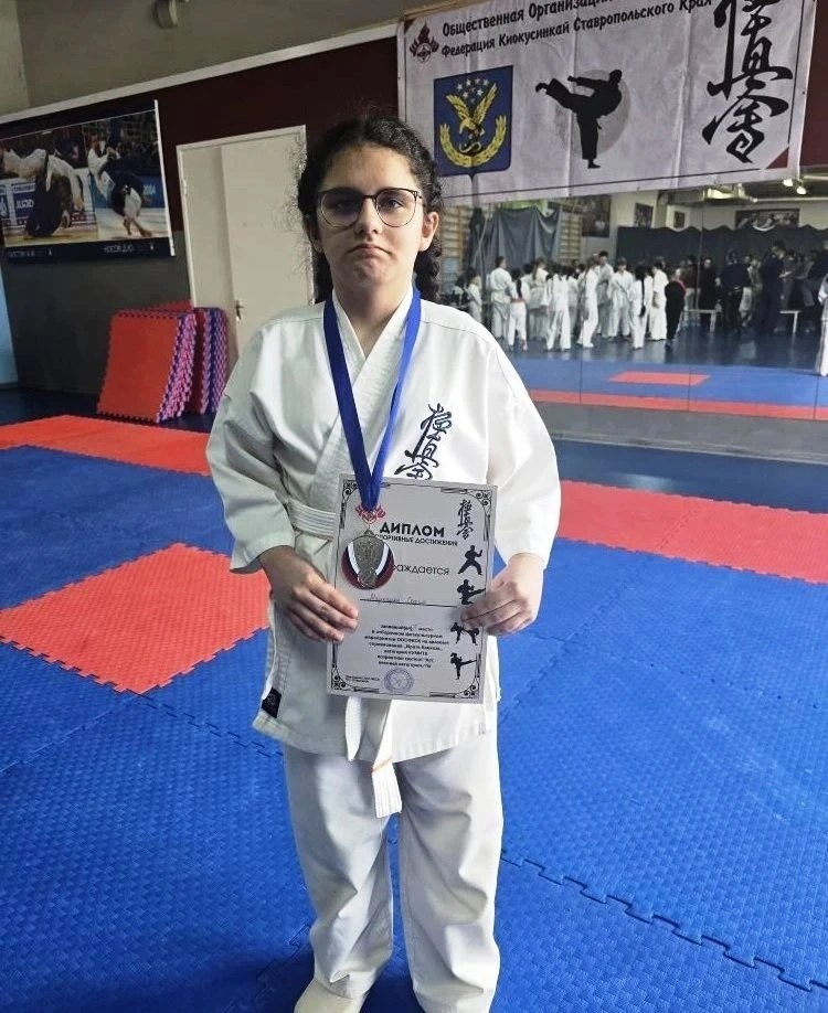 Ученики МБОУ СОШ № 1 из Ессентуков приняли участие в отборочных мероприятиях на краевых соревнованиях по киокусинкай «Врата Кавказа» Ученики МБОУ СОШ № 1 из Ессентуков приняли участие в отборочных мероприятиях на краевых соревнованиях по киокусинкай «Врата Кавказа»