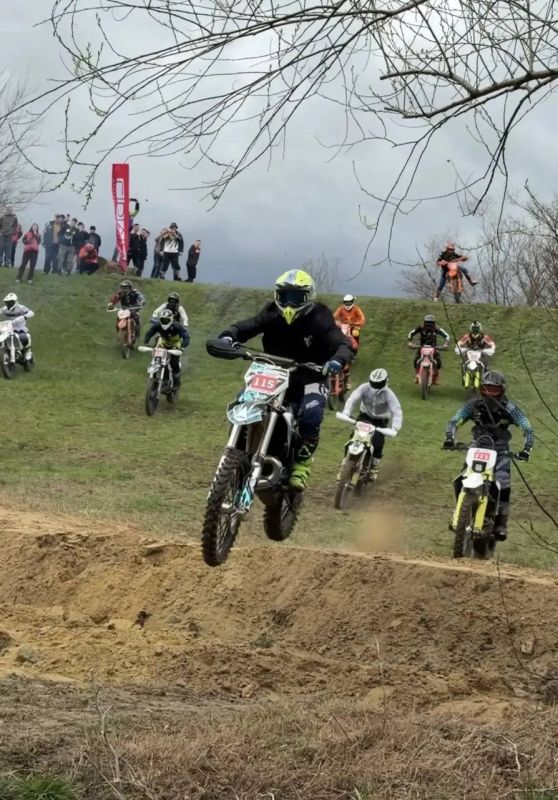 ����� � ��������� �����. � ���� �������� ����� ���������� ������� ������������ �� �������������� ������ � ���������� ������ - ������