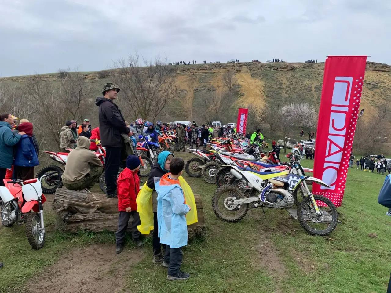 Гонки в Николиной балке. В селе Николина Балка состоялись краевые соревнования по мотоциклетному спорту в дисциплине «Кросс - кантри» Гонки в Николиной балке. В селе Николина Балка состоялись краевые соревнования по мотоциклетному спорту в дисциплине «Кросс - кантри»
