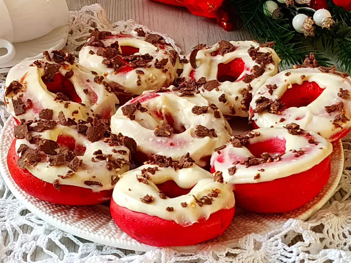 Неотразимые пончики, которые удивят своим вкусом: попробуйте легкий вариант «Красного бархата»