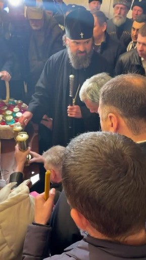 Евгений Моисеев: Встретили в аэропорту Благодатный огонь и скоро он будет во всех наших храмах!