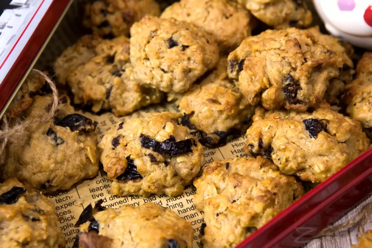 Овсяное печенье с черносливом: полезное лакомство для всей семьи