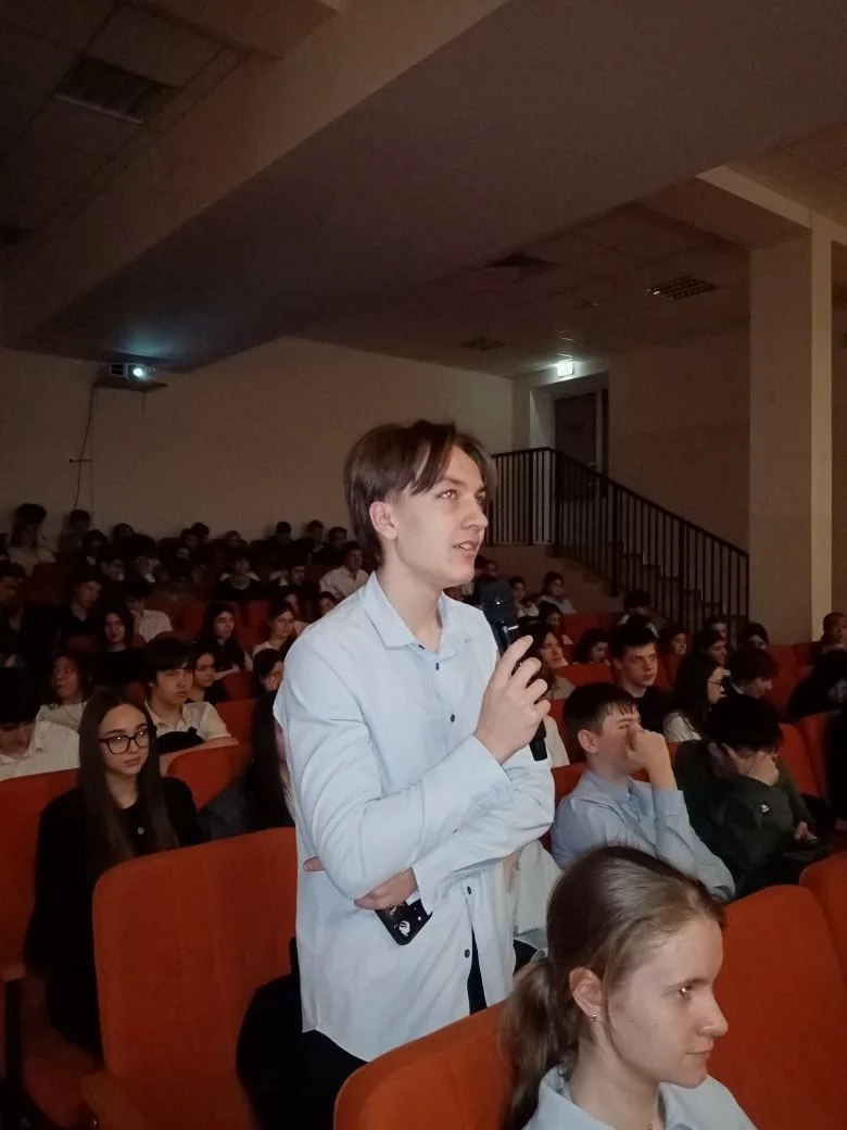 В ессентукских школах № 4, 8, 9 и 11 прошёл федеральный просветительский проект «Ломоносовский обоз. Сила в смысле» (организатор - АНО «Звезда» при поддержке ФАДН России, Дома народов России и Минпросвещения России) В ессентукских школах № 4, 8, 9 и 11 прошёл федеральный просветительский проект «Ломоносовский обоз. Сила в смысле» (организатор - АНО «Звезда» при поддержке ФАДН России, Дома народов России и Минпросвещения России)