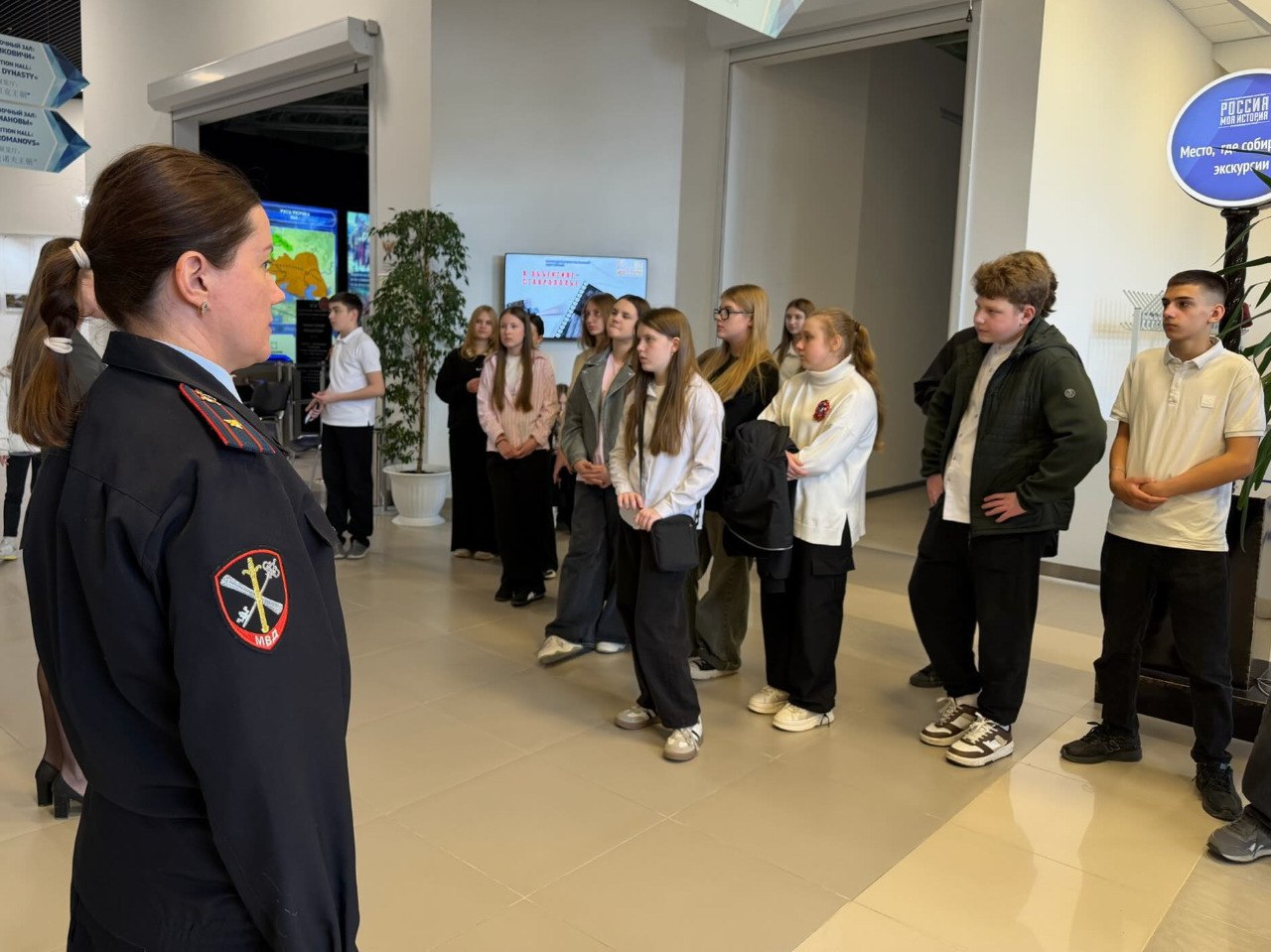 В Ставрополе полицейские и представители Общественного совета провели для школьников урок безопасности в Историческом парке «Россия – Моя История» В Ставрополе полицейские и представители Общественного совета провели для школьников урок безопасности в Историческом парке «Россия – Моя История»