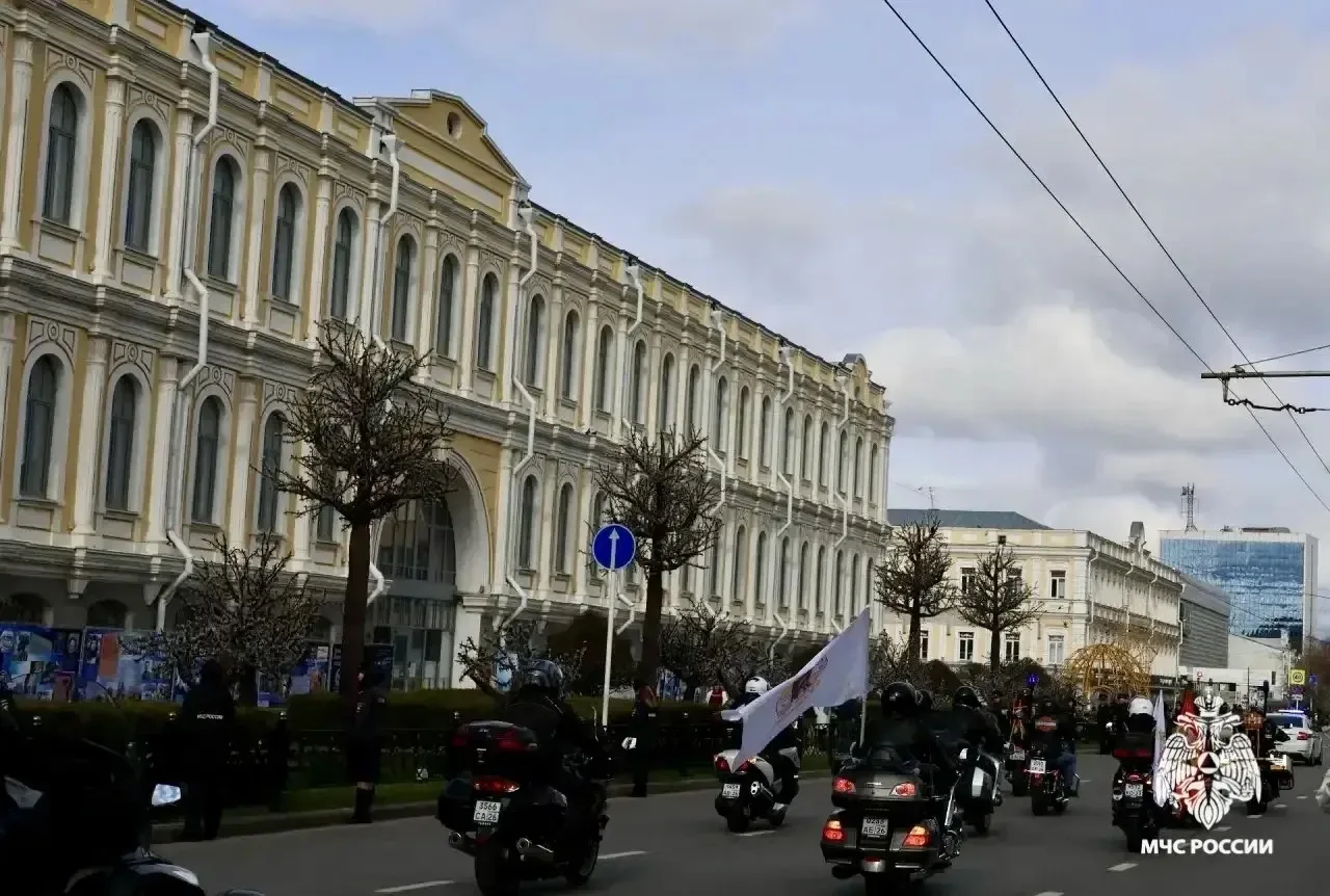 Огнеборцы МЧС Ставрополья приняли участие в Пасхальном крестном ходе Огнеборцы МЧС Ставрополья приняли участие в Пасхальном крестном ходе