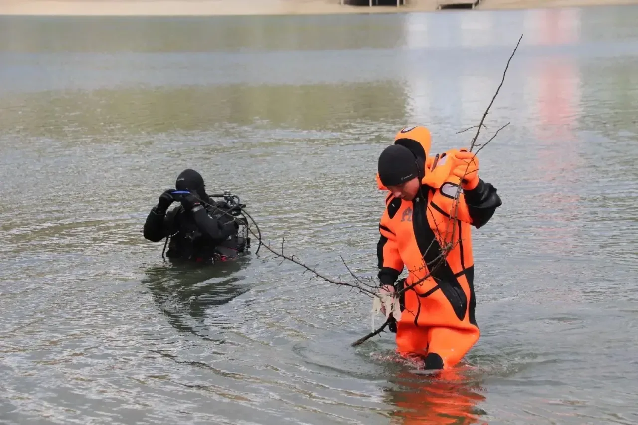 Водолазы очищают водоёмы Ставрополья перед купальным сезоном