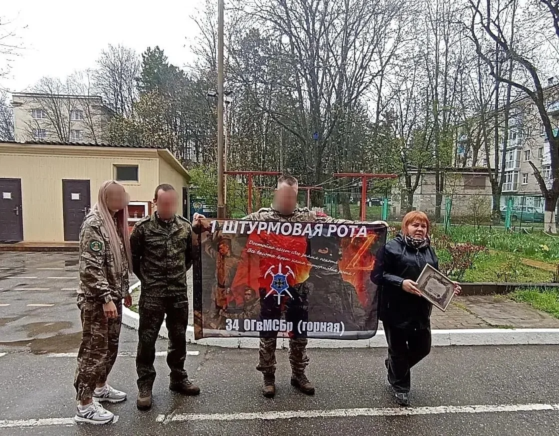 В ессентукском детсаду № 21 «Ёлочка» побывали бойцы 1й штурмовой роты 34й мотострелковой горной бригады В ессентукском детсаду № 21 «Ёлочка» побывали бойцы 1й штурмовой роты 34й мотострелковой горной бригады