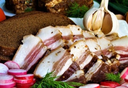 Секреты идеального сала: как приготовить настоящую украинскую закуску в рассоле