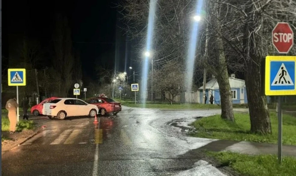 В Георгиевске автомобилистка устроила аварию с тремя пострадавшими В Георгиевске автомобилистка устроила аварию с тремя пострадавшими