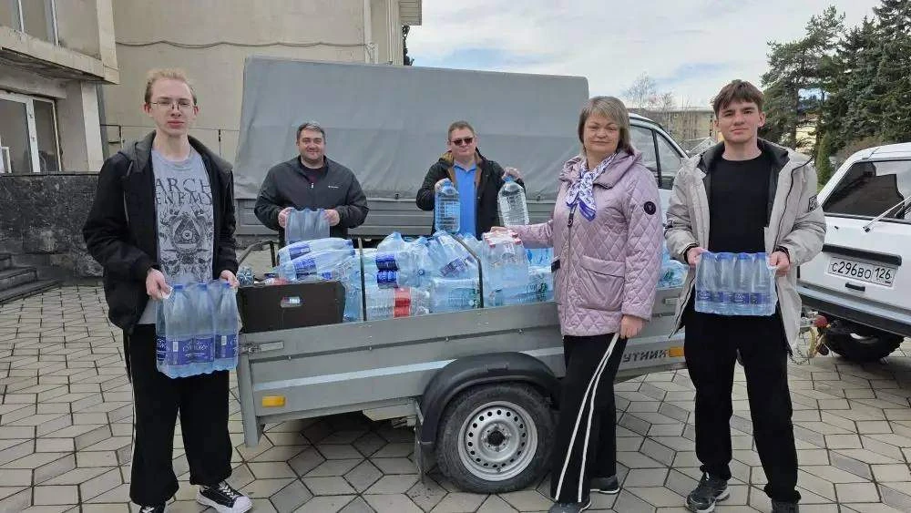 Пострадавшим от наводнения жителям Дагестана направили очередной гуманитарный груз со Ставрополья Пострадавшим от наводнения жителям Дагестана направили очередной гуманитарный груз со Ставрополья