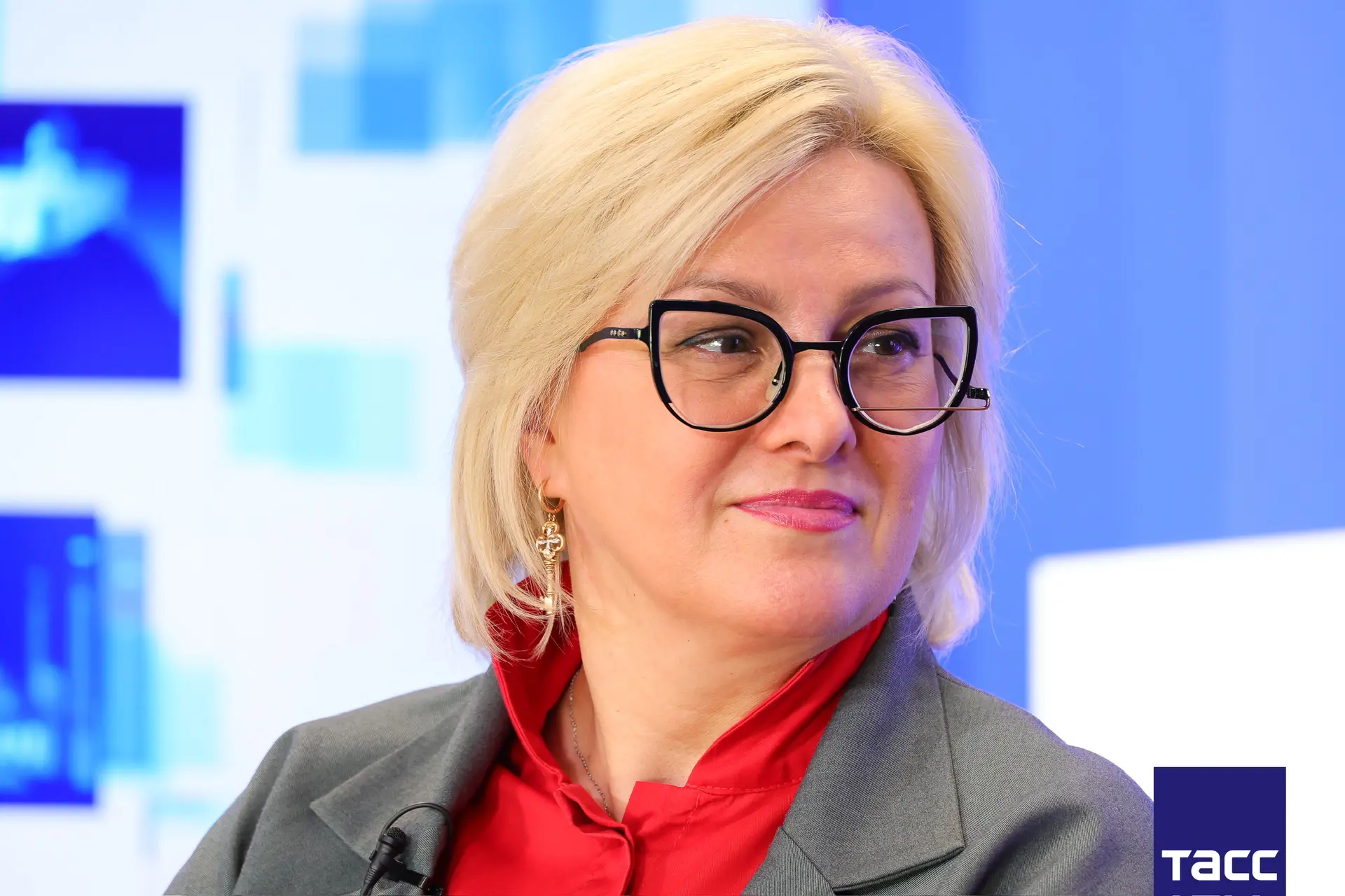 Главное из заявлений, а также фоторепортаж с пресс-конференции в Региональном информационном центре "ТАСС Кавказ", посвященной первым гастролям Центрального академического театра Российской Армии в Пятигорске, которые... Главное из заявлений, а также фоторепортаж с пресс-конференции в Региональном информационном центре "ТАСС Кавказ", посвященной первым гастролям Центрального академического театра Российской Армии в Пятигорске, которые...