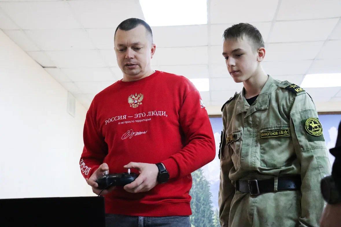 В столице СКФО прошла классная встреча с Героем России, председателем Движения Первых Артуром Орловым В столице СКФО прошла классная встреча с Героем России, председателем Движения Первых Артуром Орловым