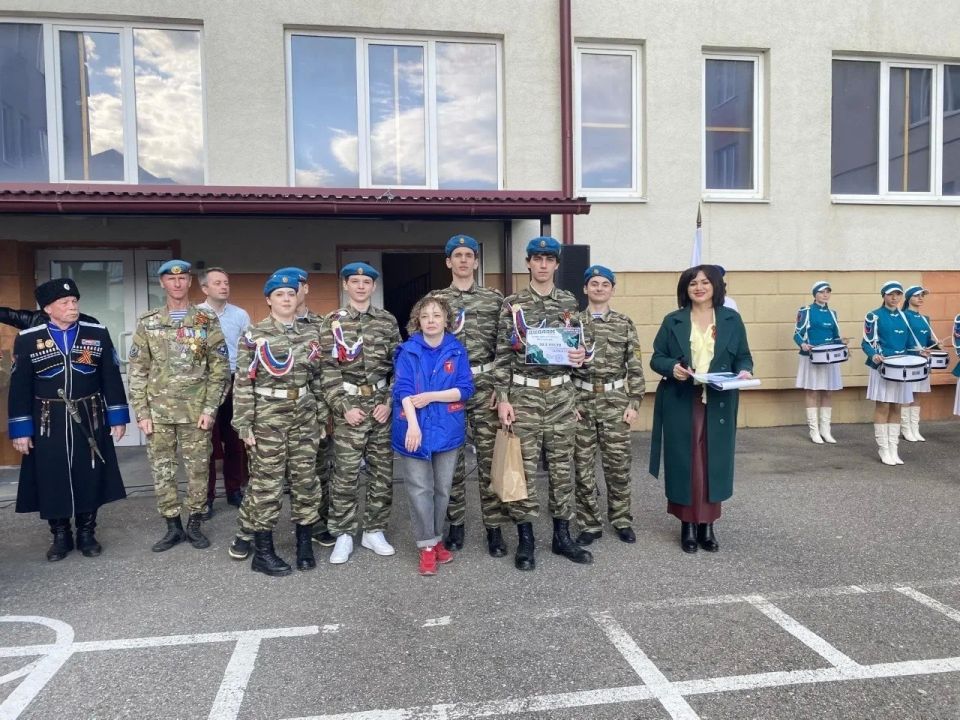 ����� � ������������ ����� � 8 ����������� ���������� �������������� ����� ������������� �������������������� ���� �������� 2.0� (3� �����). � ����������� ����������� ����� 200 ���������� ��� ���������� ���������