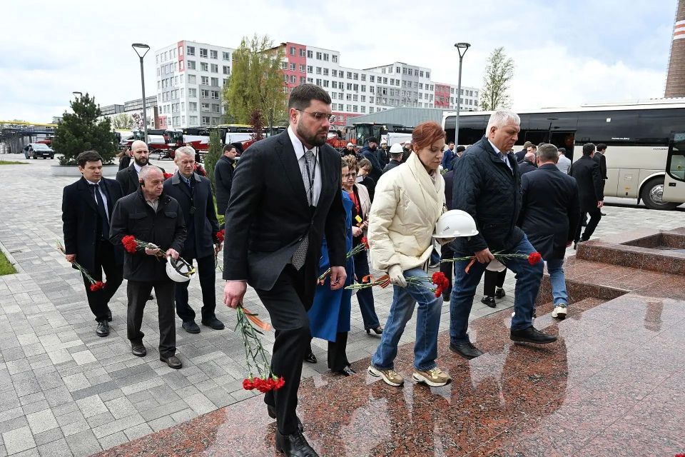 � �������-��-���� ���������� ����������� ��������� ������ ����-���������� ������������� ����������, ����������� �� 25-�����