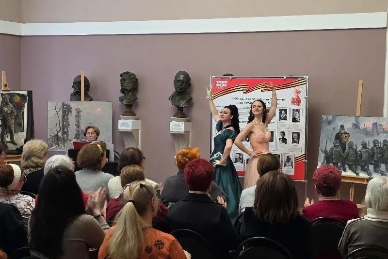«Память, написанная кистью»: в музейном фойе пятигорского Театра оперетты открылась персональная выставка Игоря Хоронько