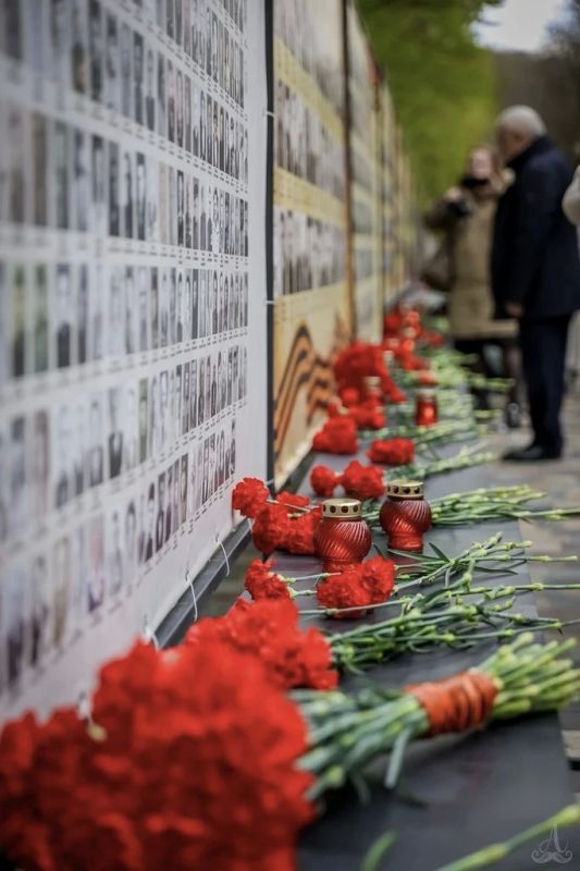 Депутаты городского парламента приняли участие в церемонии открытия обновленной Стены Памяти Депутаты городского парламента приняли участие в церемонии открытия обновленной Стены Памяти