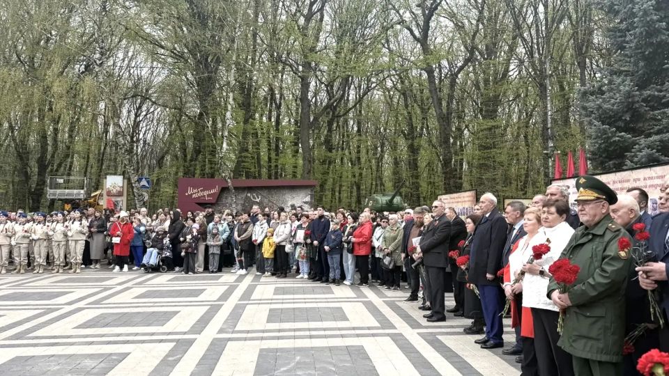 Депутаты городского парламента приняли участие в церемонии открытия обновленной Стены Памяти Депутаты городского парламента приняли участие в церемонии открытия обновленной Стены Памяти