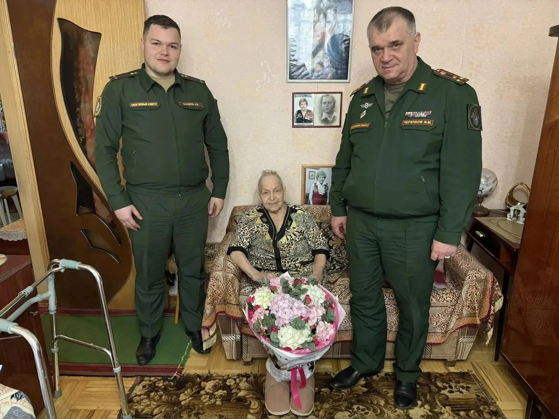 Офицеры военных следственных органов Южного военного округа поздравили ветеранов Великой Отечественной войны с Днем Победы Офицеры военных следственных органов Южного военного округа поздравили ветеранов Великой Отечественной войны с Днем Победы