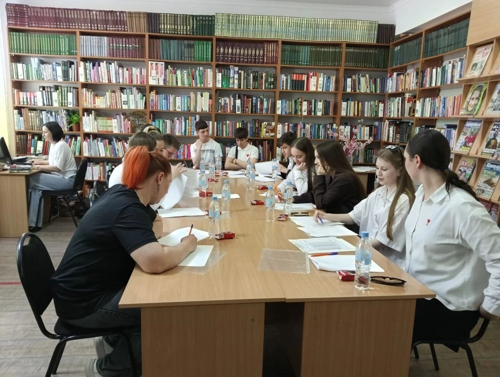 Более тысячи жителей Ставрополья проверили знания избирательного права на краевом диктанте Более тысячи жителей Ставрополья проверили знания избирательного права на краевом диктанте