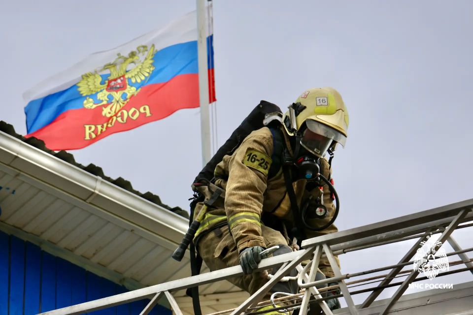 Пожарные МЧС Ставрополья сразились на профессиональном поприще Пожарные МЧС Ставрополья сразились на профессиональном поприще