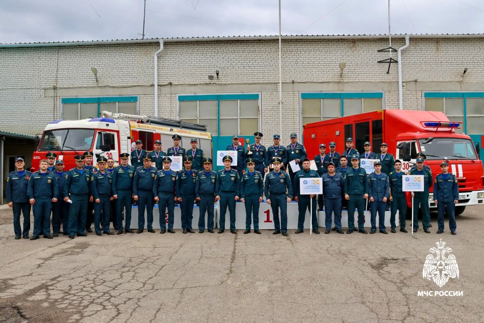 Пожарные МЧС Ставрополья сразились на профессиональном поприще