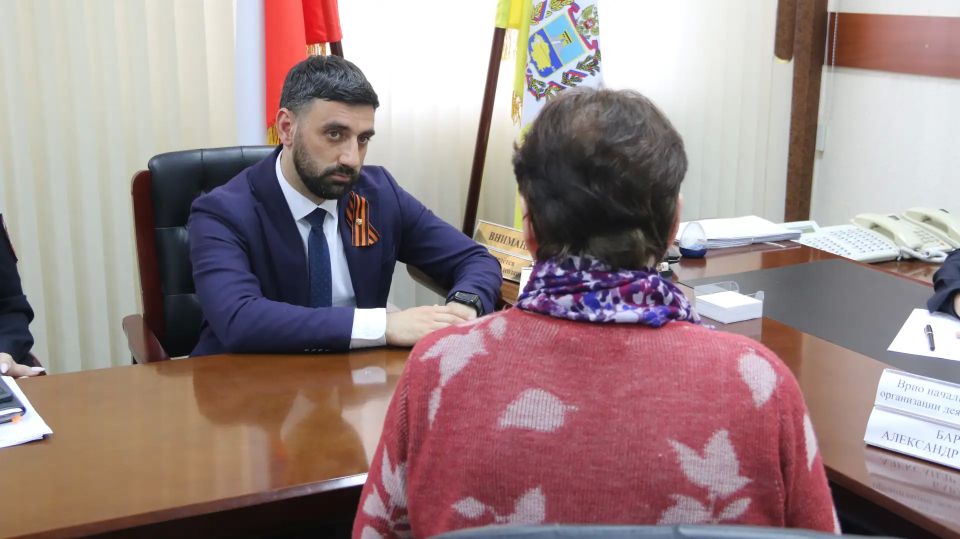 В Ставрополе врио начальника Управления организации деятельности УУПиПДН краевого Главка совместно с председателем Общественного совета провели прием граждан В Ставрополе врио начальника Управления организации деятельности УУПиПДН краевого Главка совместно с председателем Общественного совета провели прием граждан